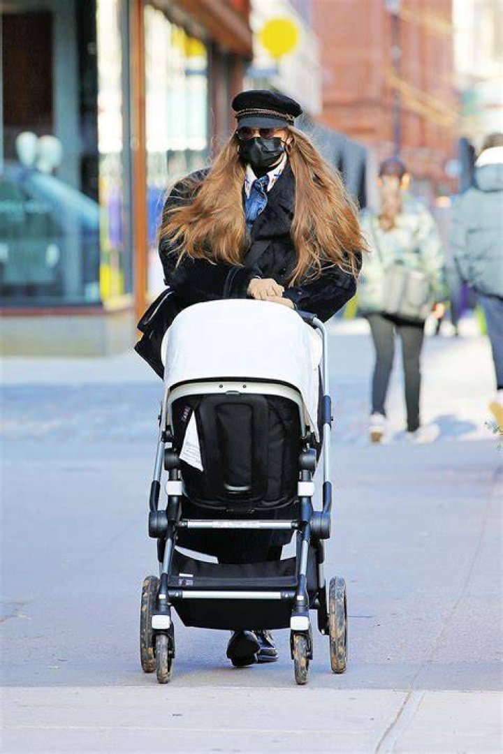 Celebrity Mothers With Baby Strollers — Pics – Hollywood Life