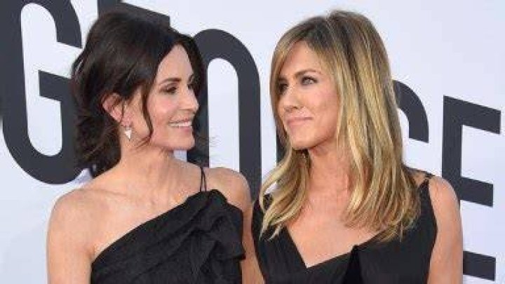 Galentine’s Day: Jennifer Aniston & Courteney Cox Plus More Cute Celeb Besties