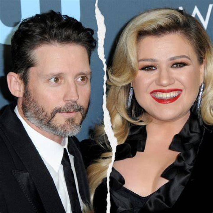 Kelly Clarkson Reportedly Asks Judge To Legally Restore Her Last Name Amid Brandon Blackstock Divorce