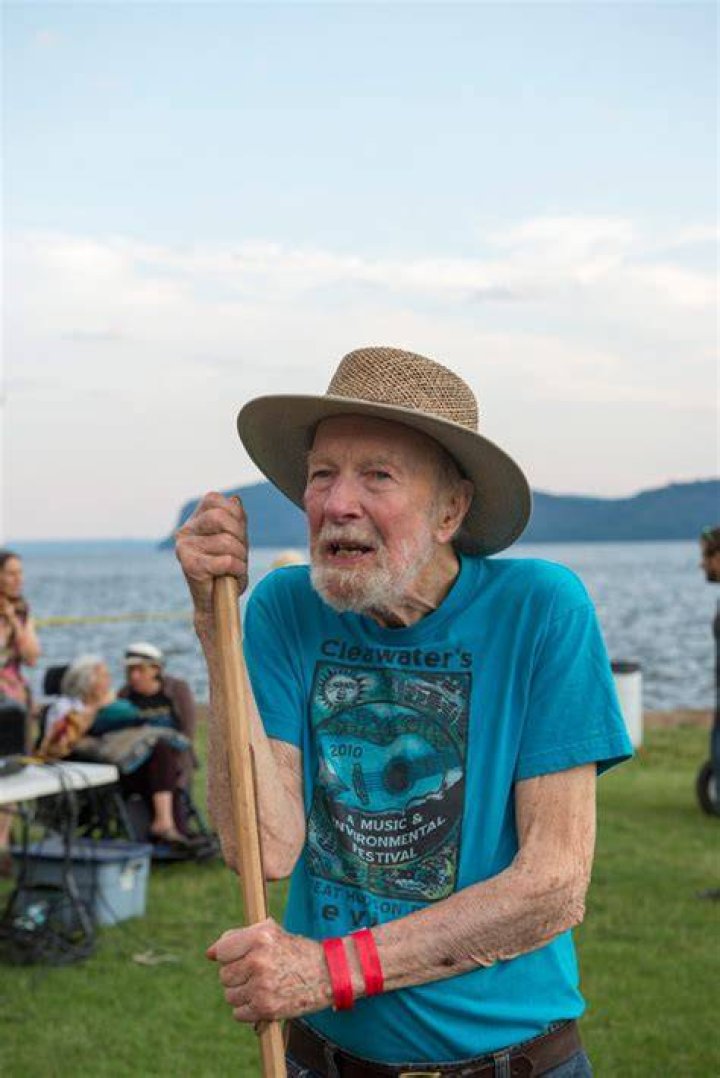 Pete Seeger — Folk Artist’s Life In Pics