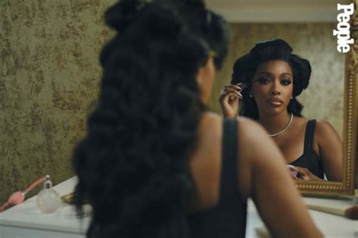 Porsha Williams’ Fans Still Confused Over Her New Romance As She Sends Birthday Love To Fiancé