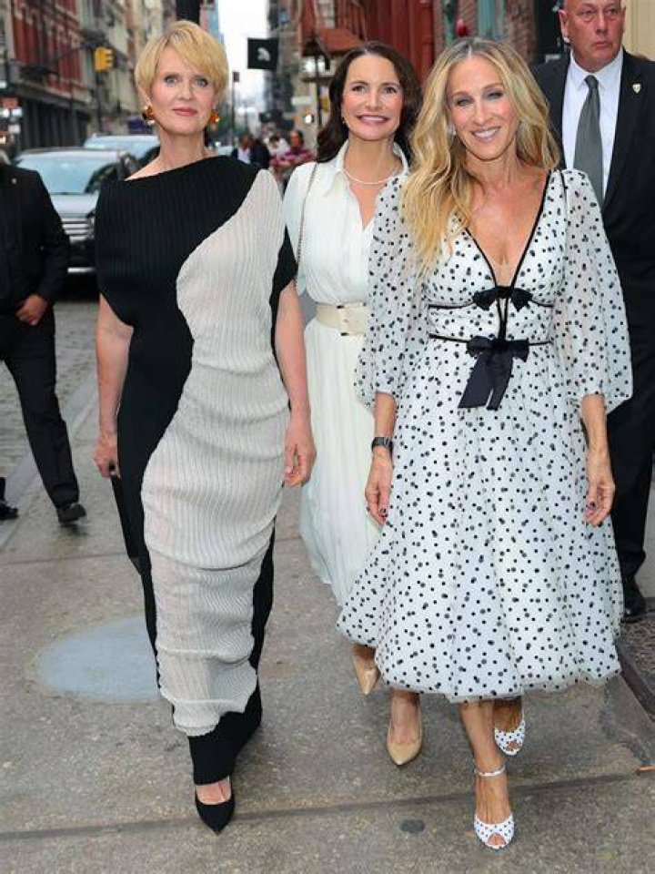 Sarah Jessica Parker & More – Hollywood Life