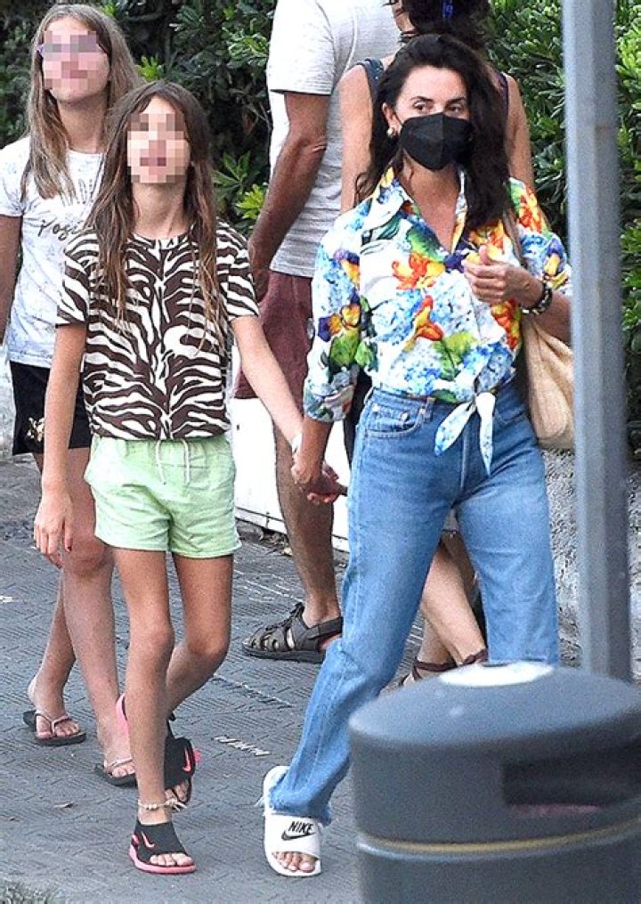 See Photos Of The Actress And Her Kids – Hollywood Life