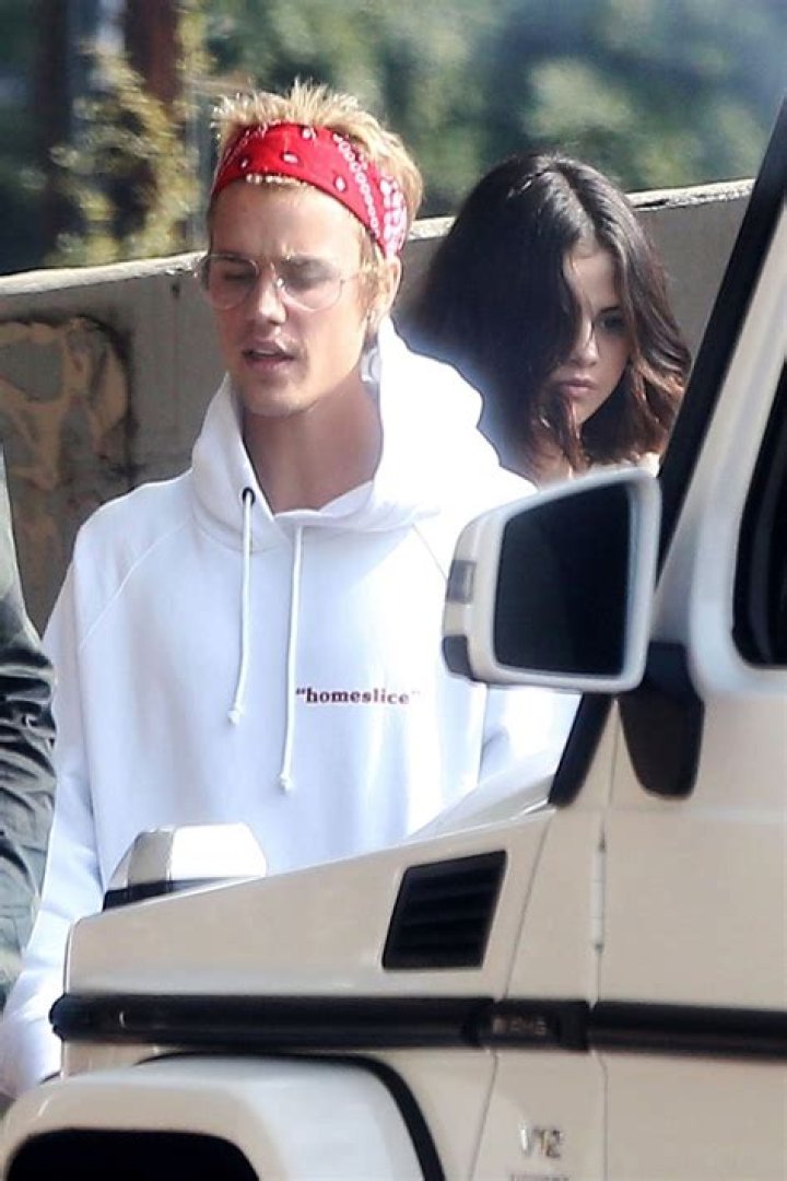 Selena Gomez & Justin Bieber Back Together — Selena Gave In – Hollywood Life