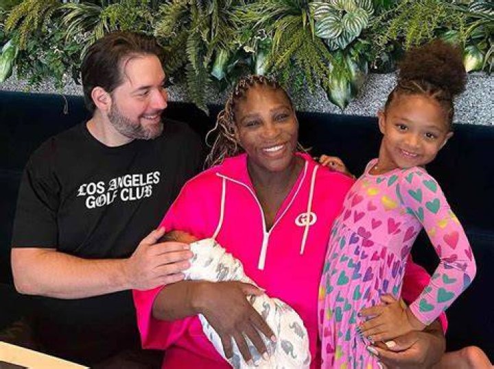 Serena Williams Looks Glam In Family Photos While Holding Daughter – Hollywood Life