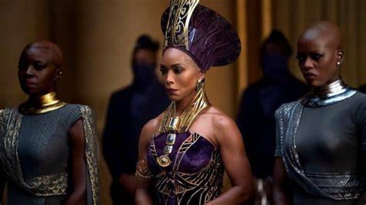 Shuri & More Mourn T’Challa’s Death – Hollywood Life