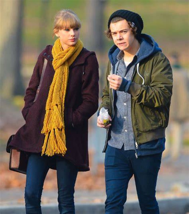 Taylor Swift & Harry Styles Relationship — Faked It For Publicity – Hollywood Life